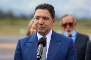 El ministro de Asuntos Exteriores de Marruecos, Nasser Bourita, a su llegada este viernes, 23 de mayo, para asistir a la investidura presidencial de Daniel Noboa, en Quito (Ecuador). EFE/José Jácome