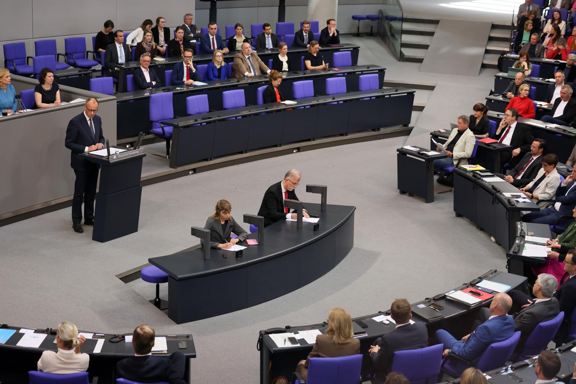 El canciller alemán, Friedrich Merz, este miércoles en el Parlamento alemán, 'Bundestag', en Berlín. EFE/EPA/HANNIBAL HANSCHKE