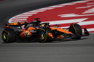 El piloto australiano de McLaren Oscar Piastri, en acción en el Circuito de Montmeló. (Fórmula Uno, España) EFE/EPA/ALEJANDRO GARCIA
