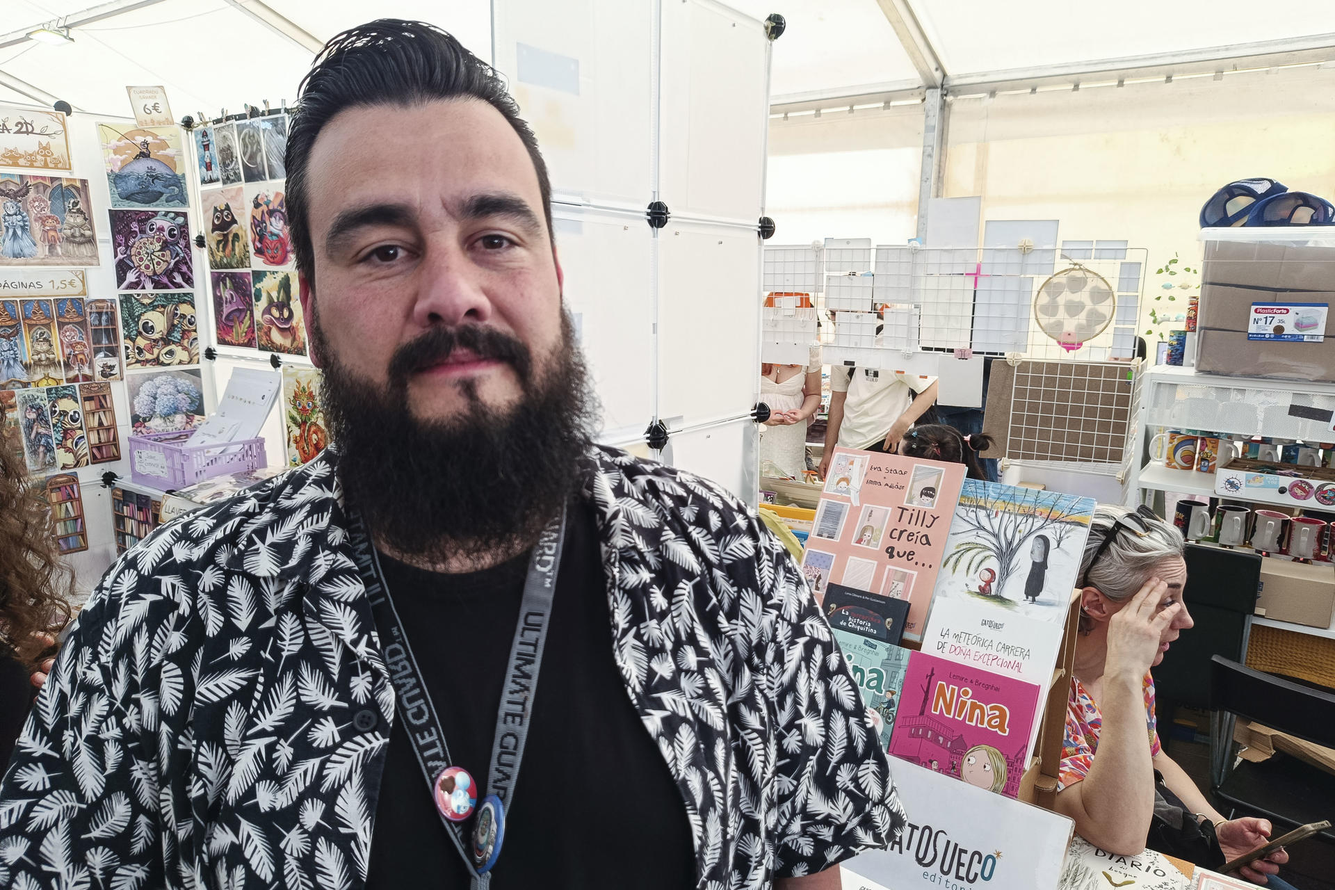 Alex Frutos, organizador del 'Festival de cómic, ilustración y Rock&Roll Krunch!' que celebra su cuarta edición este fin de semama en Alcalá de Henares, lo ha definido como un cruce de caminos entre la formación y la academia; entre aquellos que dan los primeros pasos en el mundo del dibujo y el cómic y los auténticos profesionales del sector. EFE/Guillermo Martínez