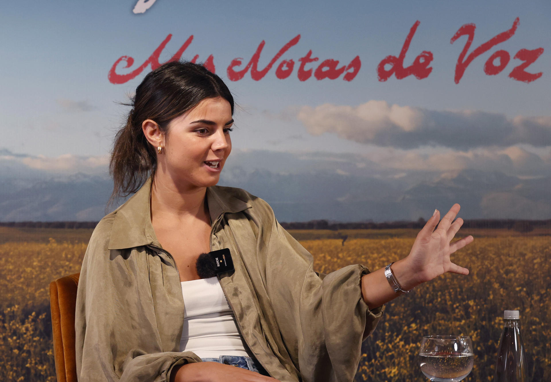 La cantante española Mafalda Cardenal habla durante una entrevista con EFE en Bogotá (Colombia). EFE/ Mauricio Dueñas Castañeda