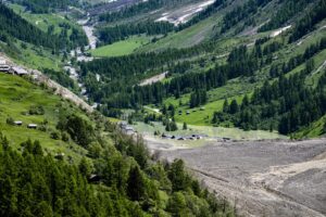 Viviendas inundadas, Blatten, Suiza. EFE/EPA/JEAN-CHRISTOPHE BOTT
