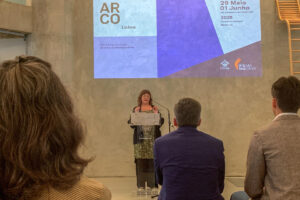 - La directora de la feria de arte contemporáneo ARCOlisboa, Maribel López, interviene este lunes en Lisboa (Portugal) durante la presentación de la feria, que inicia hoy la cuenta atrás con la presentación oficial de su octava edición, con la que busca reafirmarse como una de las mayores citas artísticas de la capital lusa y atraer al público joven. EFE/ Carlos Caselles