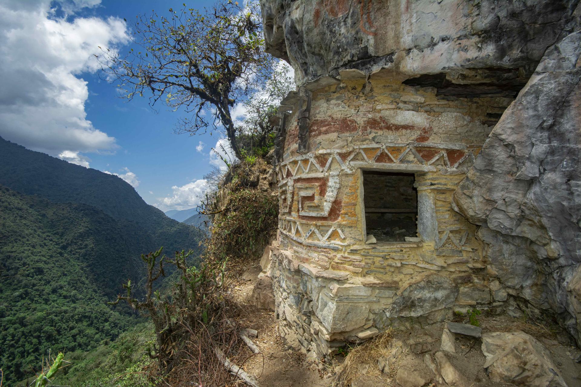 Fotografía sin fechar cedida de una estructura en el complejo arqueológico del Gran Pajatén, en la Amazonía de Perú. EFE/ World Monuments Fund (WMF)