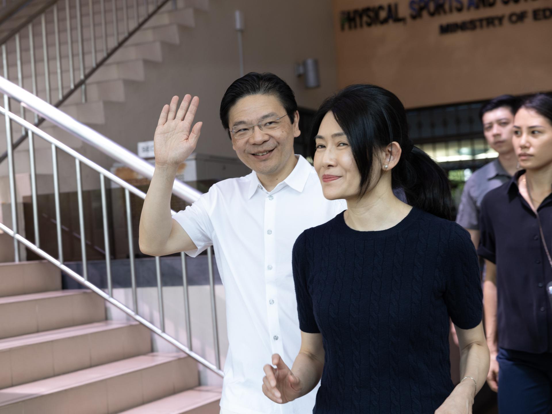 FOTODELDIA SINGAPUR, 03/05/2025.- El primer ministro de Singapur, Lawrence Wongm tras votar en las elecciones generales, este sábado, en unos comicios en los se prevé un victoria clara del Partido de Acción Popular, que ha gobernado la isla desde su independencia en 1965, y que por primera vez se presenta sin un candidato de la dinastía Lee, artífice de la radical transformación de la ciudad-Estado asiática. EFE/HOW HWEE YOUNG