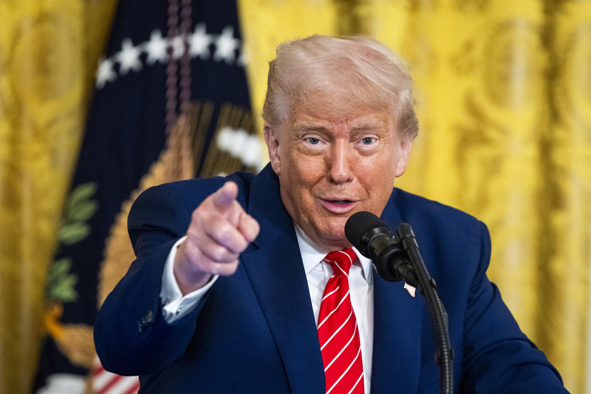El presidente estadounidense, Donald Trump, en la Casa Blanca en Washington, DC. EE.UU., el 8 de mayo de 2025. EFE/JIM LO SCALZO