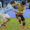 El defensa del Celta de Vigo Javi Rodríguez (i) pugna por un balón con el centrocampista japonés de la Real Sociedad Take Kubo en el partido de Liga celebrado en el estadio Balaídos de Vigo. EFE / Salvador Sas