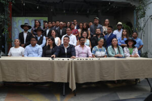 Diputados del partido Movimiento Semilla ofrecen una rueda de prensa este miércoles, en Ciudad de Guatemala (Guatemala). EFE/ Mariano Macz