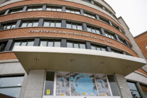 Vista de la fachada de la sede de la Confederación Hidrográfica del Tajo (CHT), en Madrid. EFE/Mariscal