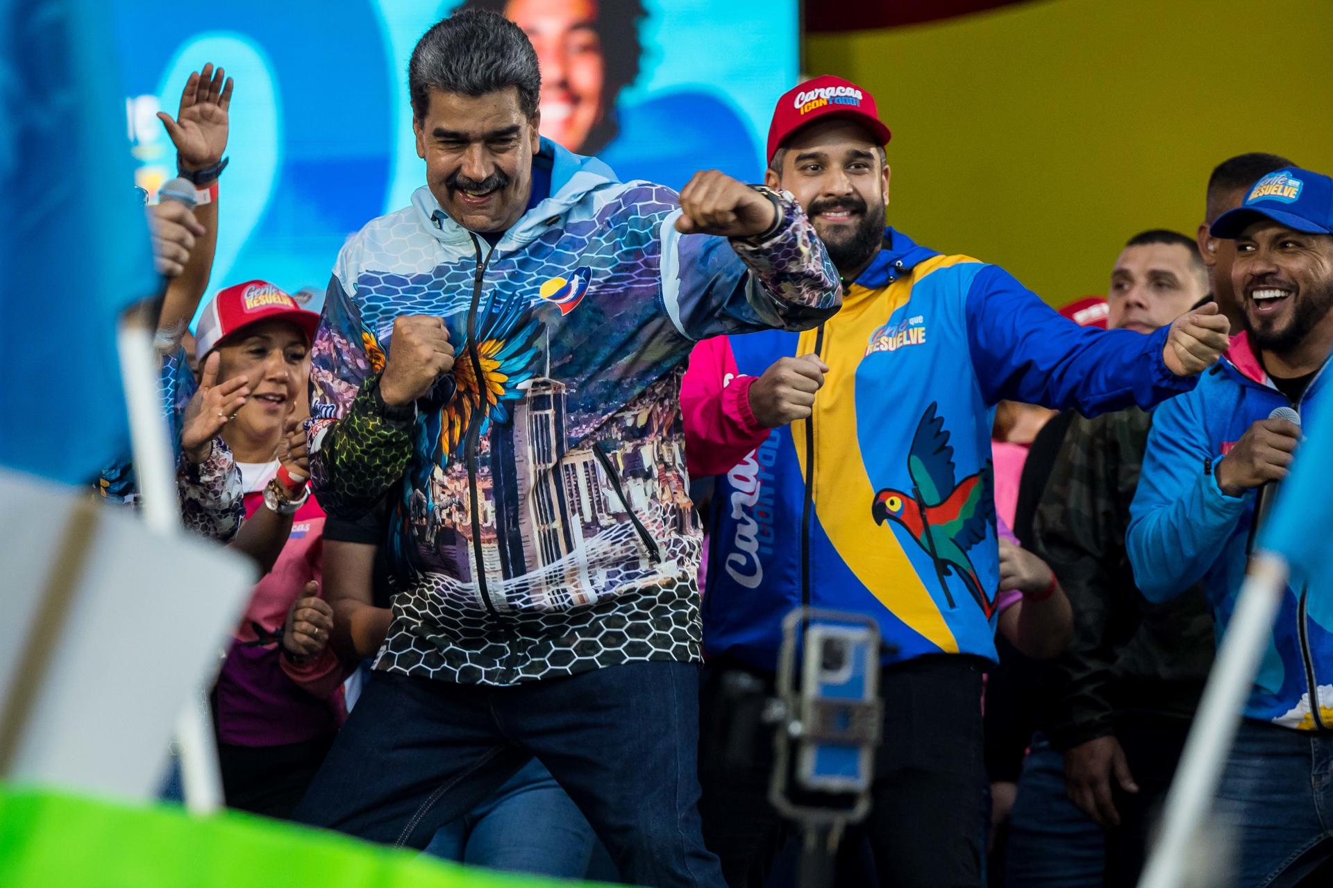 El presidente de Venezuela, Nicolás Maduro, dijo que entregará el proyecto de reforma constitucional en enero próximo cuando comience el periodo 2026-2031 de la Asamblea Nacional (AN, Parlamento). EFE/ Miguel Gutiérrez