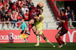 Jornada 41 de LaLiga Hypermotion disputada hoy domingo 25 de mayo de 2025 en Miranda de Ebro entre el Club Deportivo Mirandés y la Unión Deportiva Almería. El Mirandés podría asegurar un poco más su ascenso directo a la división de élite del fútbol español, mientras que el Almería continua en su lucha por el playoff. EFE/David Pérez