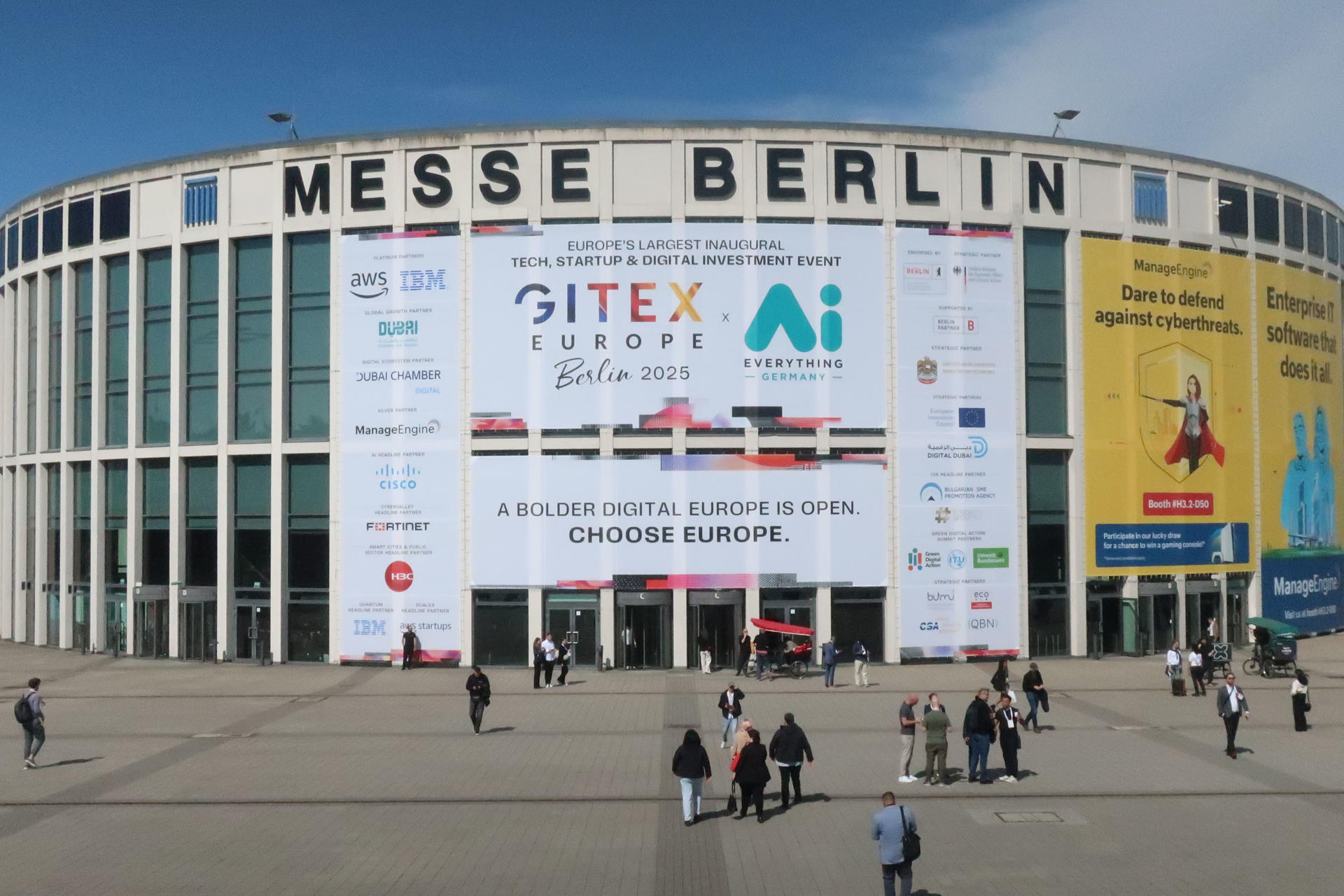 Entrada a la feria de Berlín (Messe Berlin en alemán), donde se celebra por primera vez la feria tecnológica "GITEX Europa". EFE/ Lucas Rubio Albizu