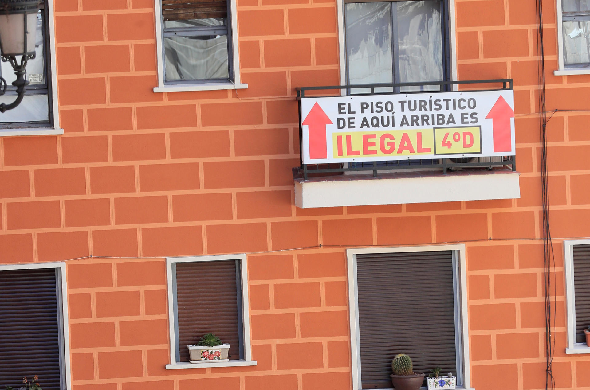 El Plan Reside, para regular las viviendas turísticas, llegará al pleno con algún cambio. EFE/Fernando Alvarado