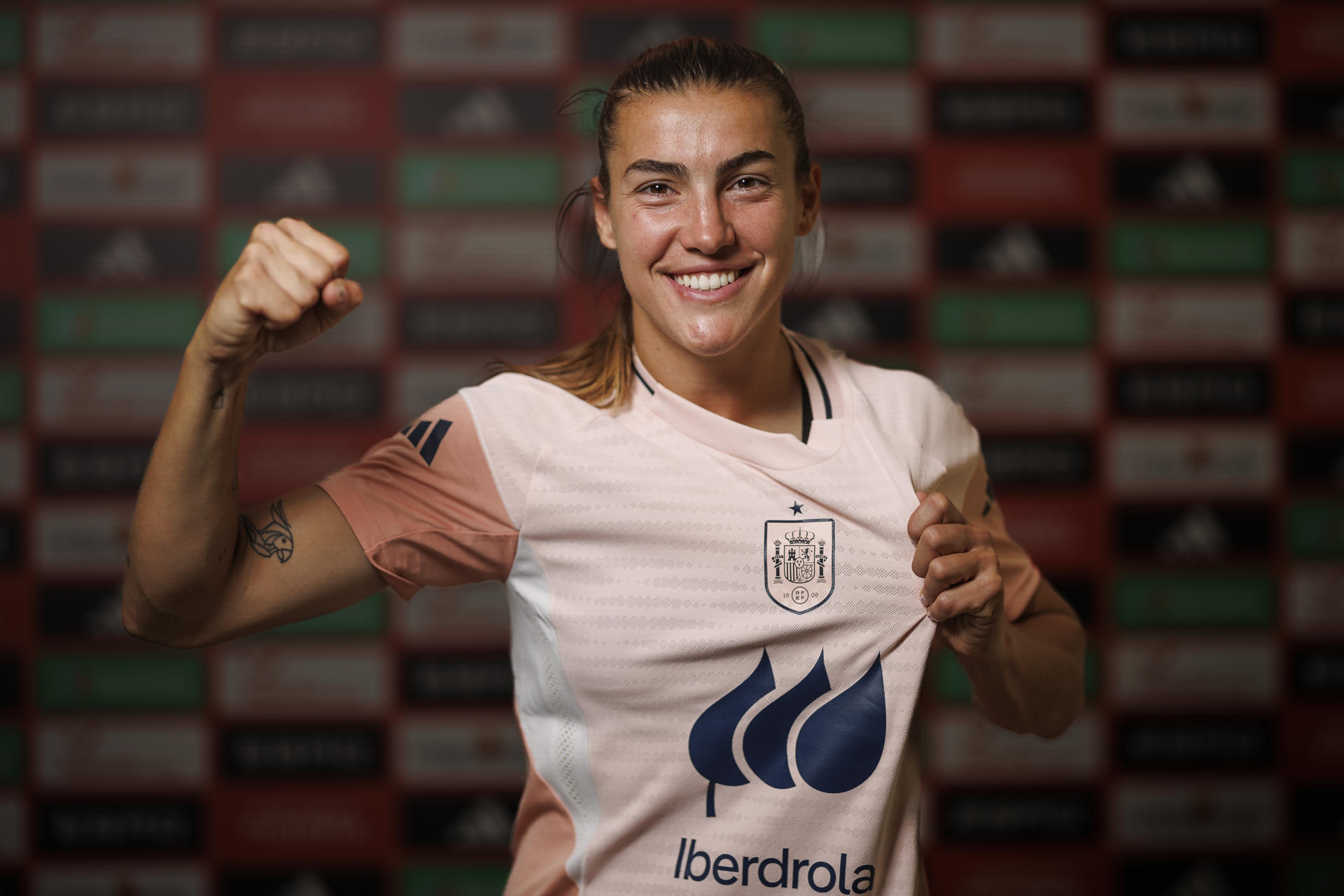 La jugadora de la selección femenina de fútbol Patri Guijarro durante la entrevista con EFE en la concentración del equipo nacional s. EFE/ Rodrigo Jiménez