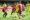 El delantero del Villarreal Ayoze Pérez (c) chuta rodeado de adversarios para anotar un tanto este sábado durante el partido de la jornada 34 de LaLiga EA Sports, entre el Villarreal CF y el CA Osasuna, celebrado en el Estadi de la Ceràmica en Villarreal. EFE/ Andreu Esteban
