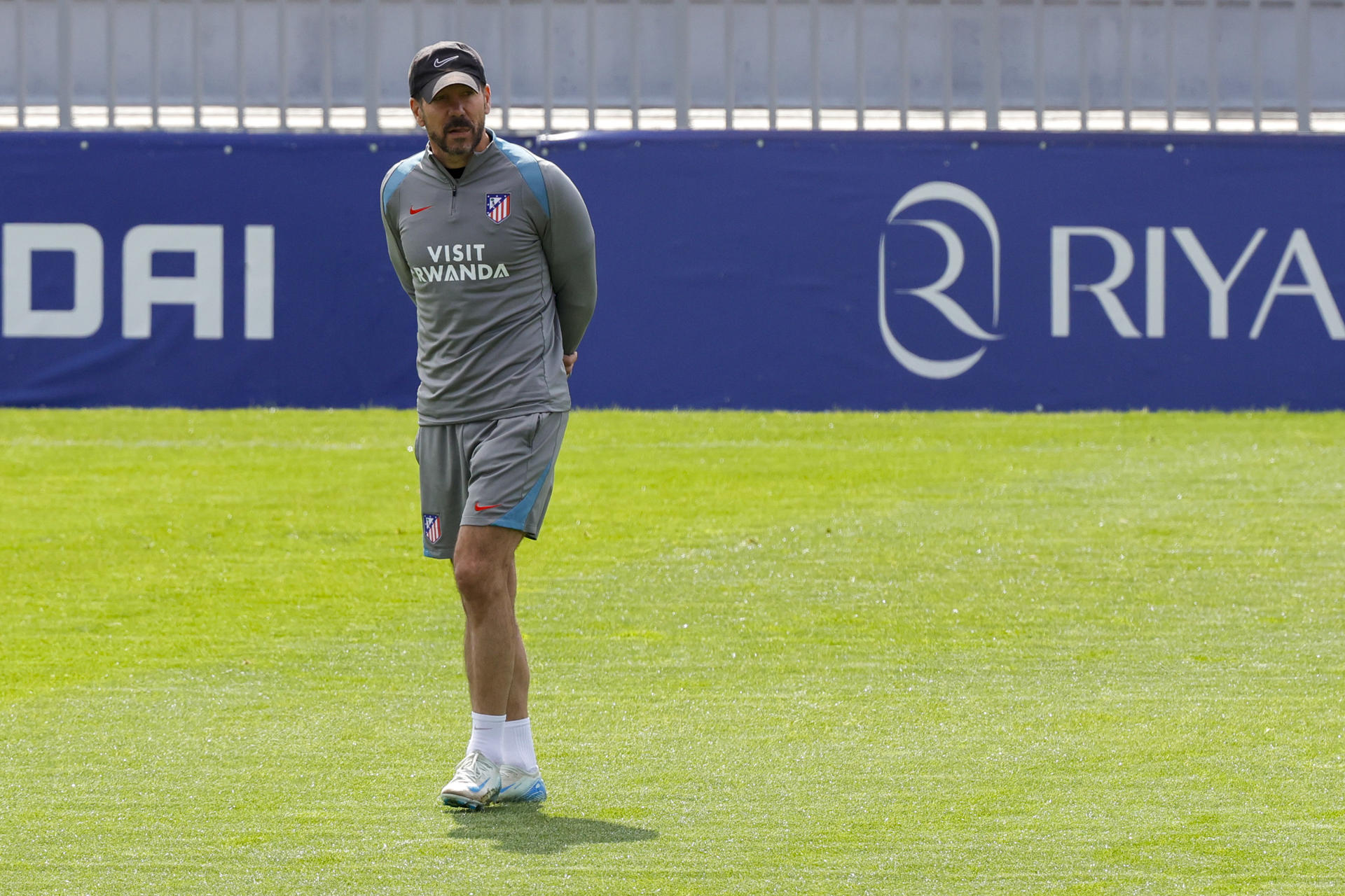 Simeone, durante el entrenamiento en Majadahonda.-EFE/ Zipi Aragón