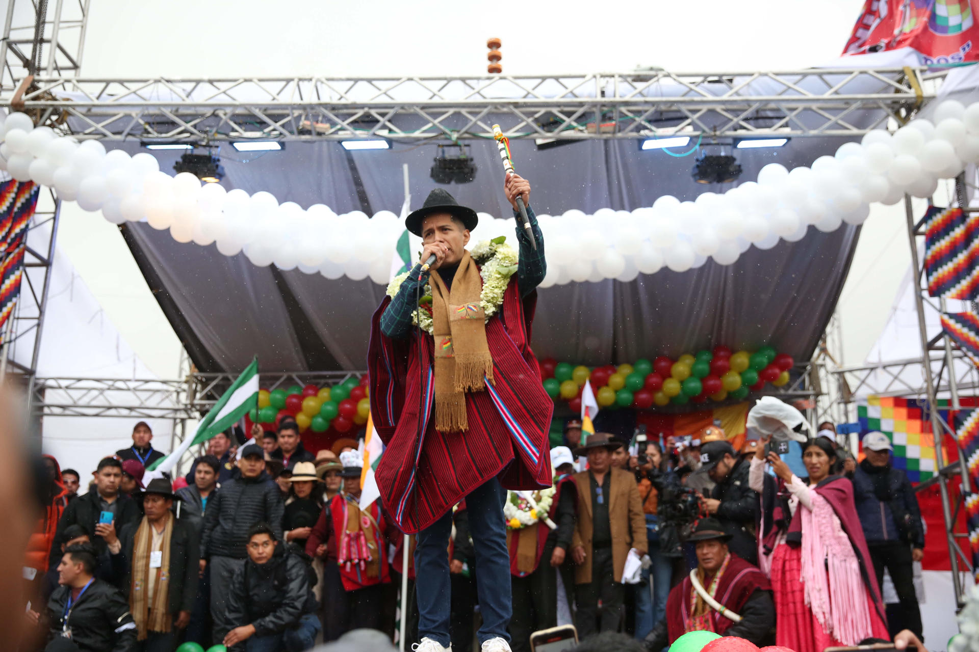 El presidente del senado de Bolivia, Andrónico Rodríguez participa en un acto donde es proclamado como candidato presidencial para los comicios electorales 2025 este sábado en El Alto (Bolivia). EFE/Luis Gandarillas