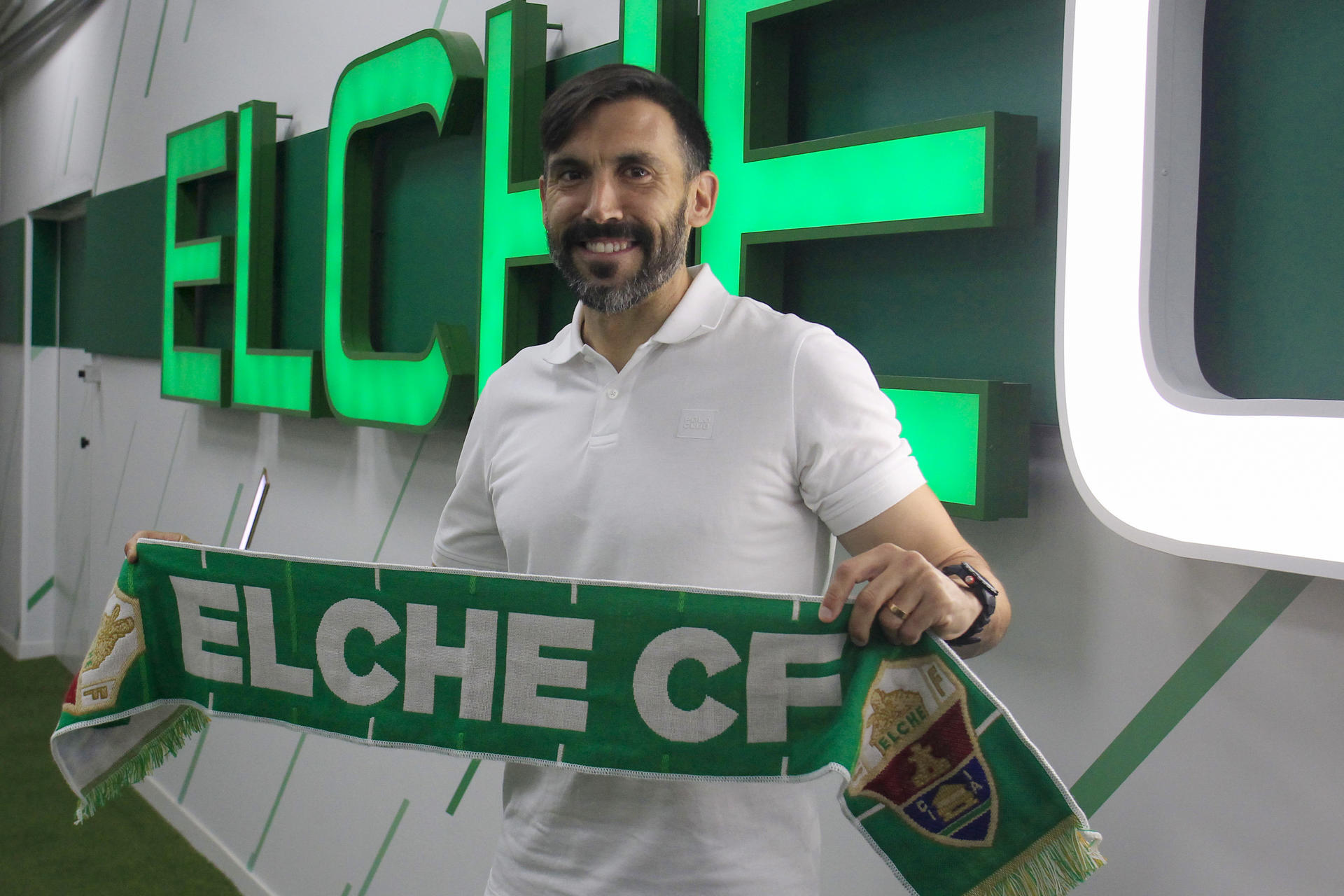 Eder Sarabia, entrenador del Elche, en una foto de archivo. EFE/Morell