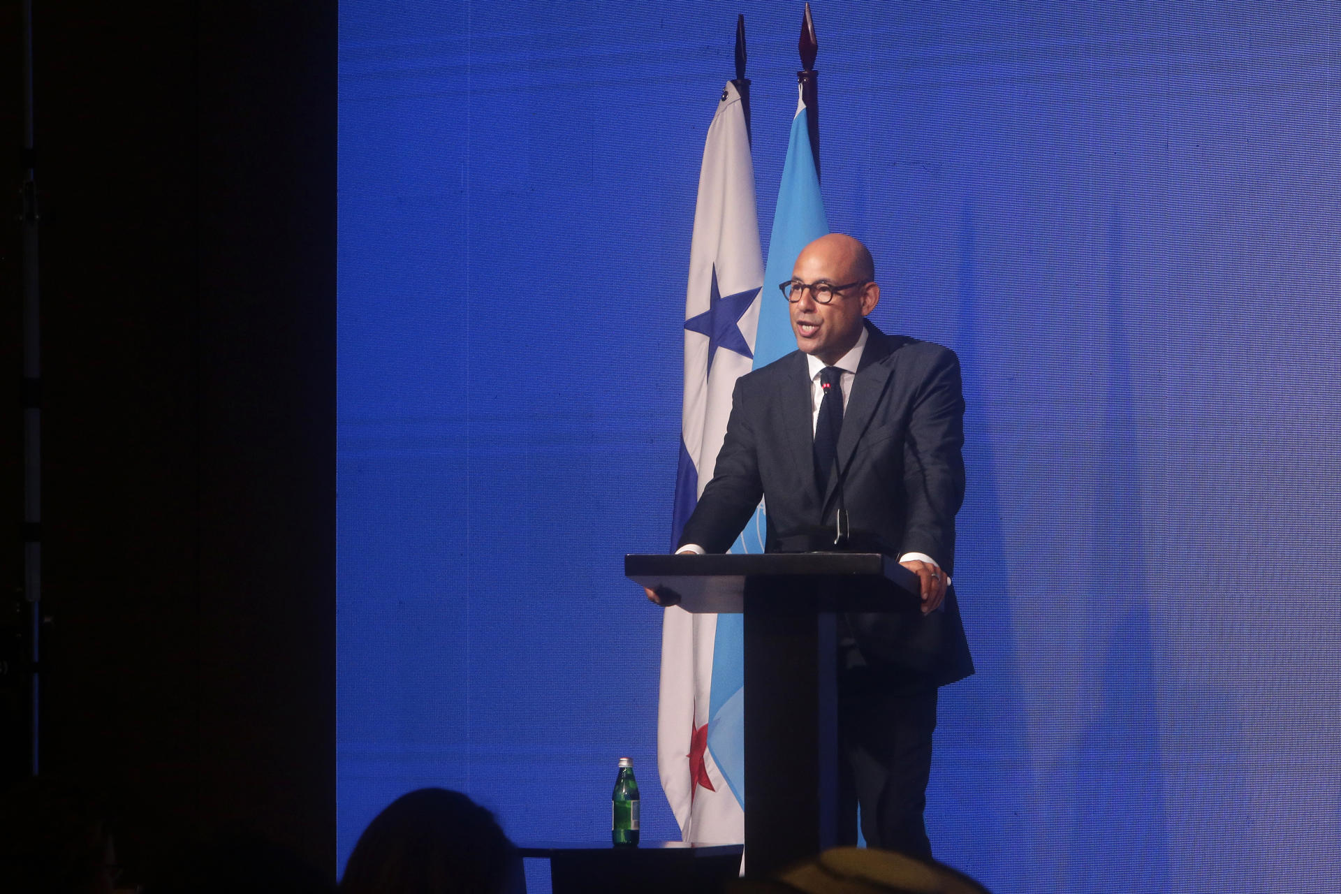 El secretario ejecutivo de la ONU para el Cambio Climático, Simon Stiell, habla en la inauguración de la Semana del Clima, este miércoles en Ciudad de Panamá (Panamá). EFE/Carlos Lemos