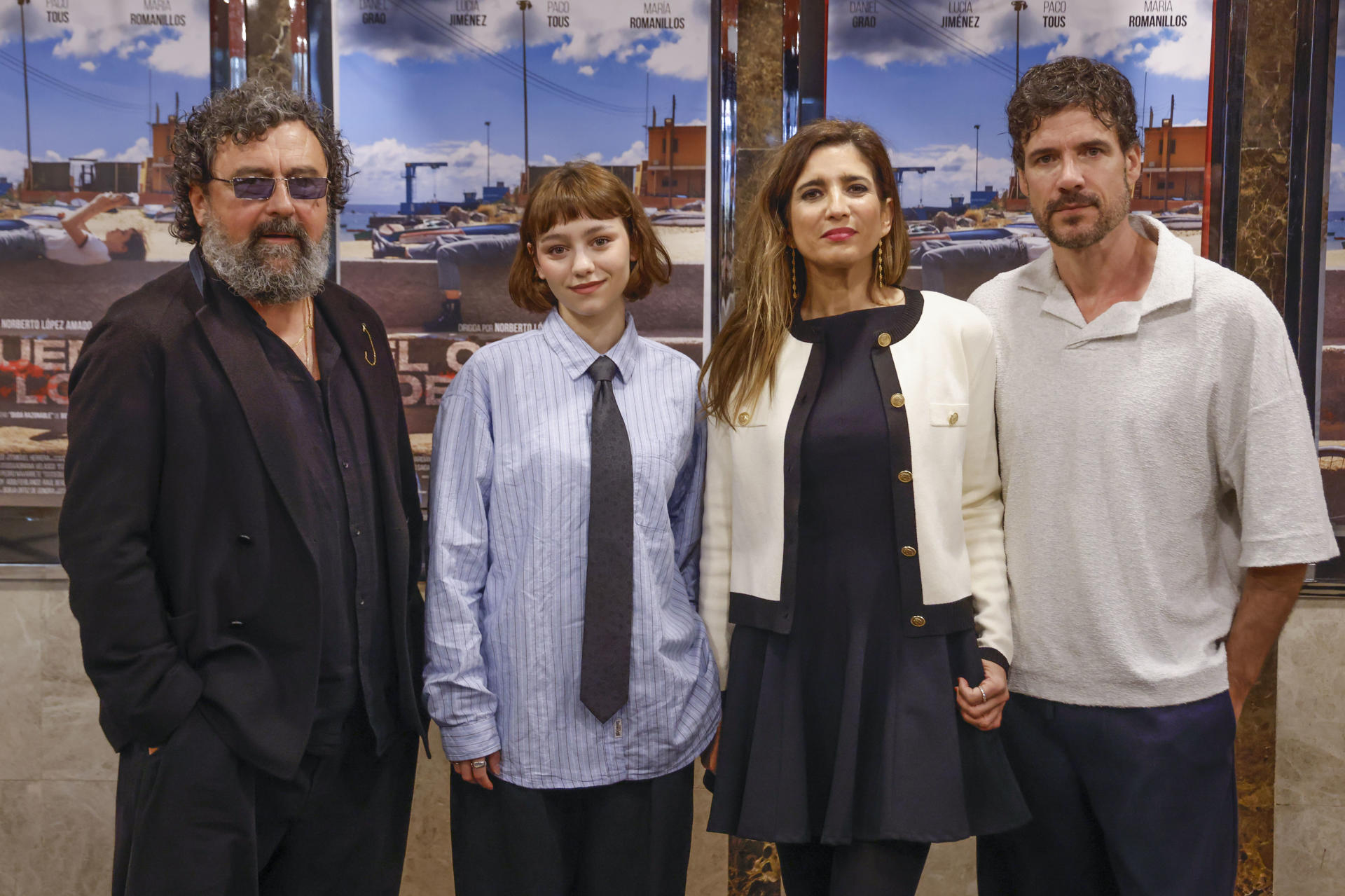 Los actores y actrices Paco Tous, María Romanillos, Lucía Jiménez y Daniel Grao, durante el posado gráfico de la película de Norberto López Amado "El cuento del lobo", este martes en Madrid.-EFE/ Blanca Millez
