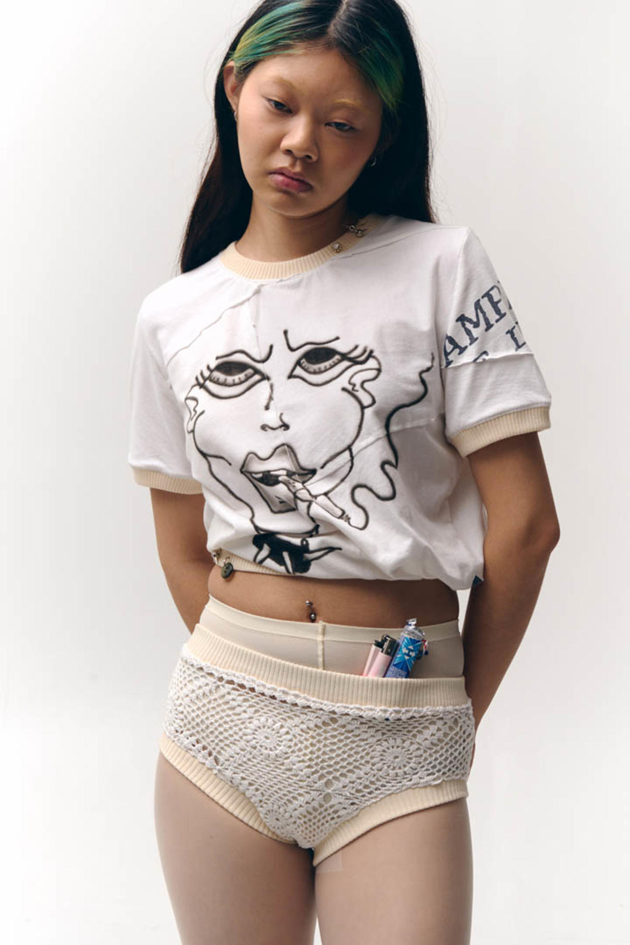 Otras firmas incluidas son Fátima Miñana, ganadora del premio 'Mercedes-benz Fashion Talent' a mejor colección; Juan VG y sus piezas de 'upcycling' (en la imagen), y Tre The Label, que incluyen su fuerte identidad y visión de la moda. EFE/Spain Gallery.