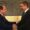 El primer ministro griego Kyriakos Mitsotakis (D) y el presidente de Egipto Abdel Fattah al-Sisi (I) intercambiaron saludos tras la conclusión del 1er Consejo de Cooperación de Alto Nivel Grecia-Egipto, en la Mansión Maximos, Atenas, 7 de mayo de 2025. El presidente egipcio Abdel Fattah al-Sisi visita Atenas. (Egipto, Grecia, Atenas) EFE/EPA/ORESTIS PANAGIOTOU