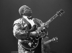 B.B. King en un concierto en Mallorca durante una gira europea en 1996. EFE Archivo/Oscar Pipkin