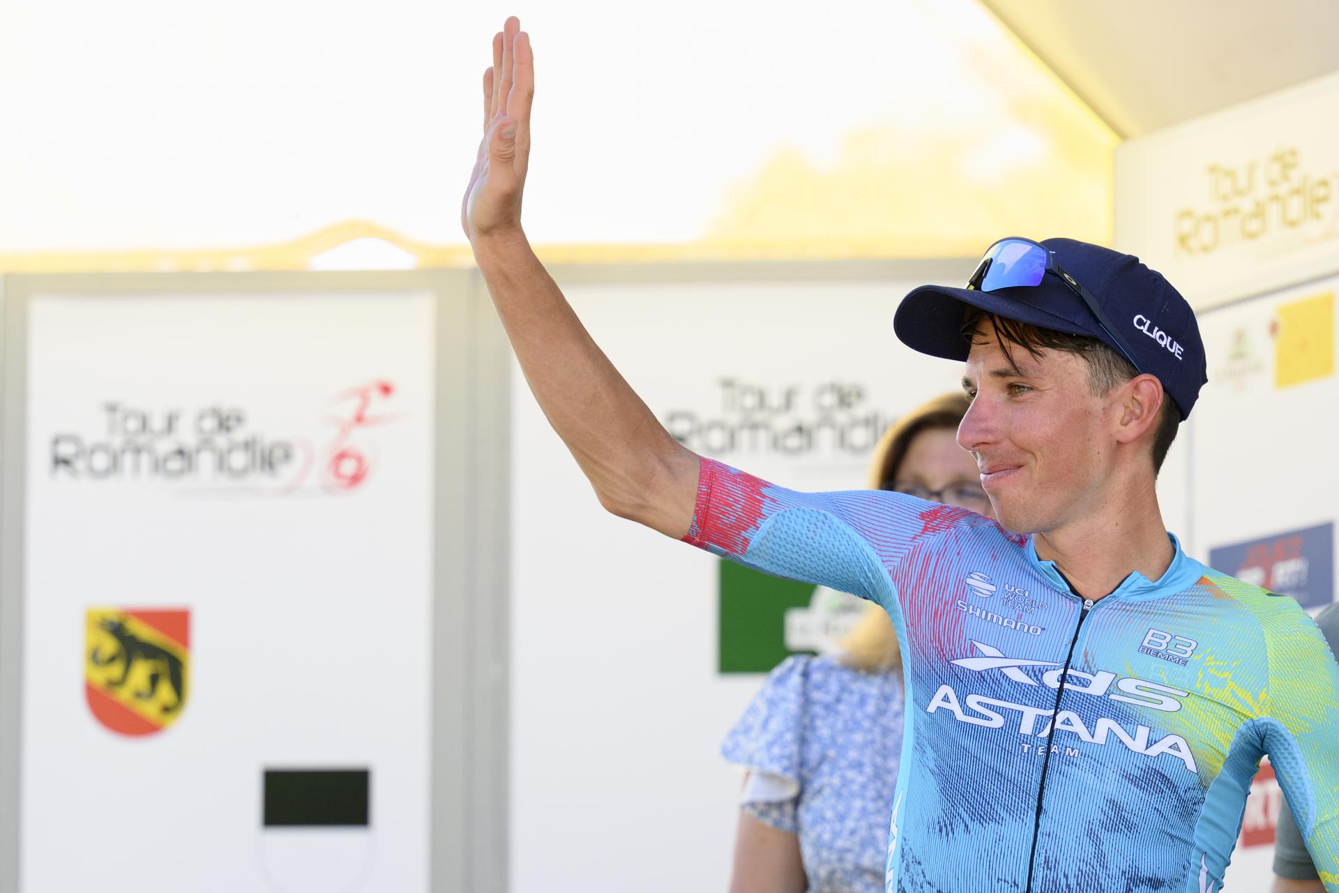 El italiano Lorenzo Fortunato, tras ganar la segunda etapa del Tour de Romandía. EFE/EPA/LAURENT GILLIERON