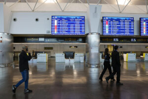 Imagen de archivo del aeropuerto de Gran Canaria. EFE/ Elvira Uquijo Á.