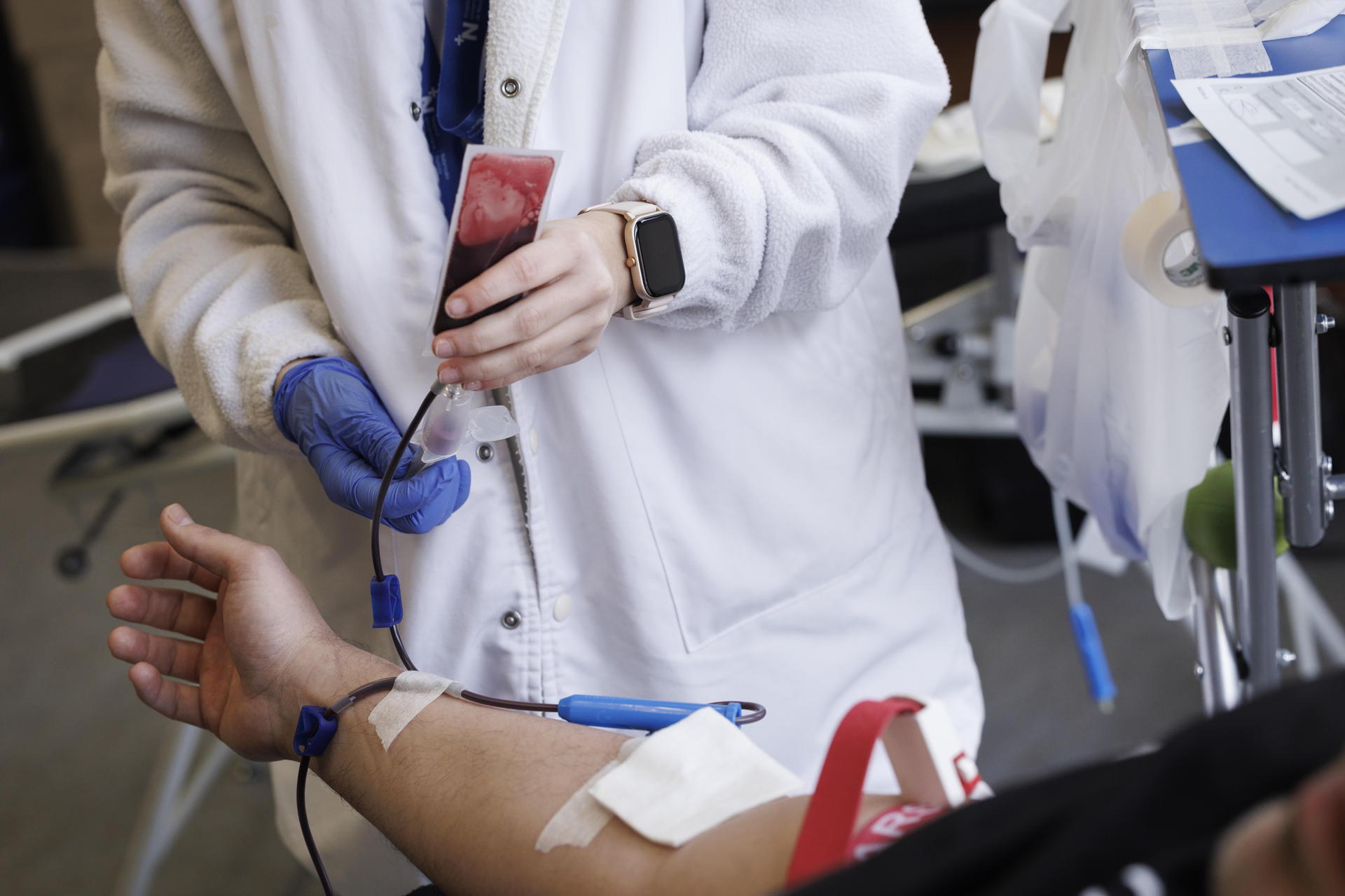 Imagen de archivo de una donación de sangre. EFE/ Villar López