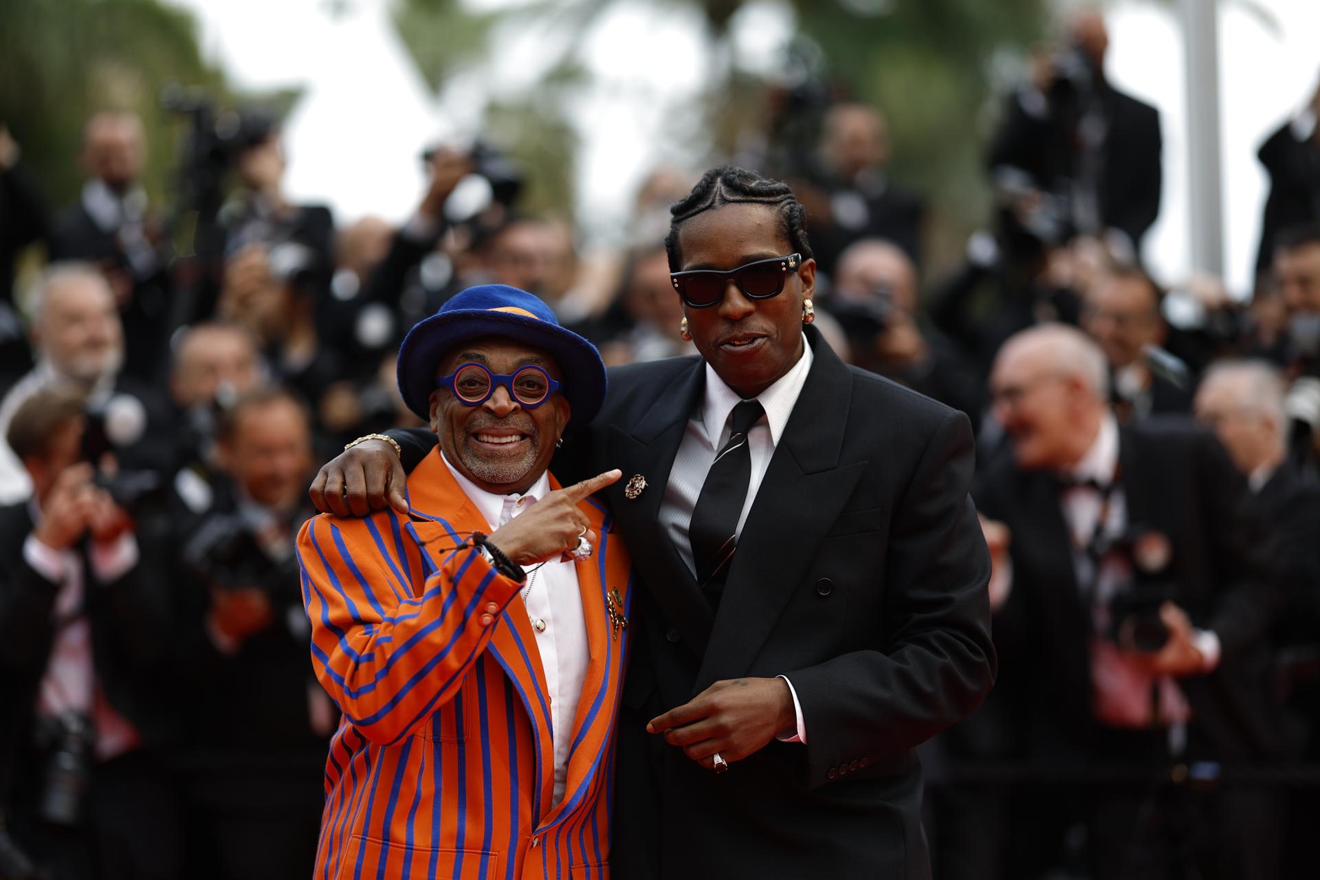 Spike Lee (I) y A$AP Rocky en el estreno de 'Highest 2 Lowest' durante el 78º Festival de Cine de Cannes, en Cannes, Francia, 19 de mayo de 2025. El festival de cine se celebra del 13 al 24 de mayo de 2025. (Cine, Francia) EFE/EPA/MOHAMMED BADRA
```
