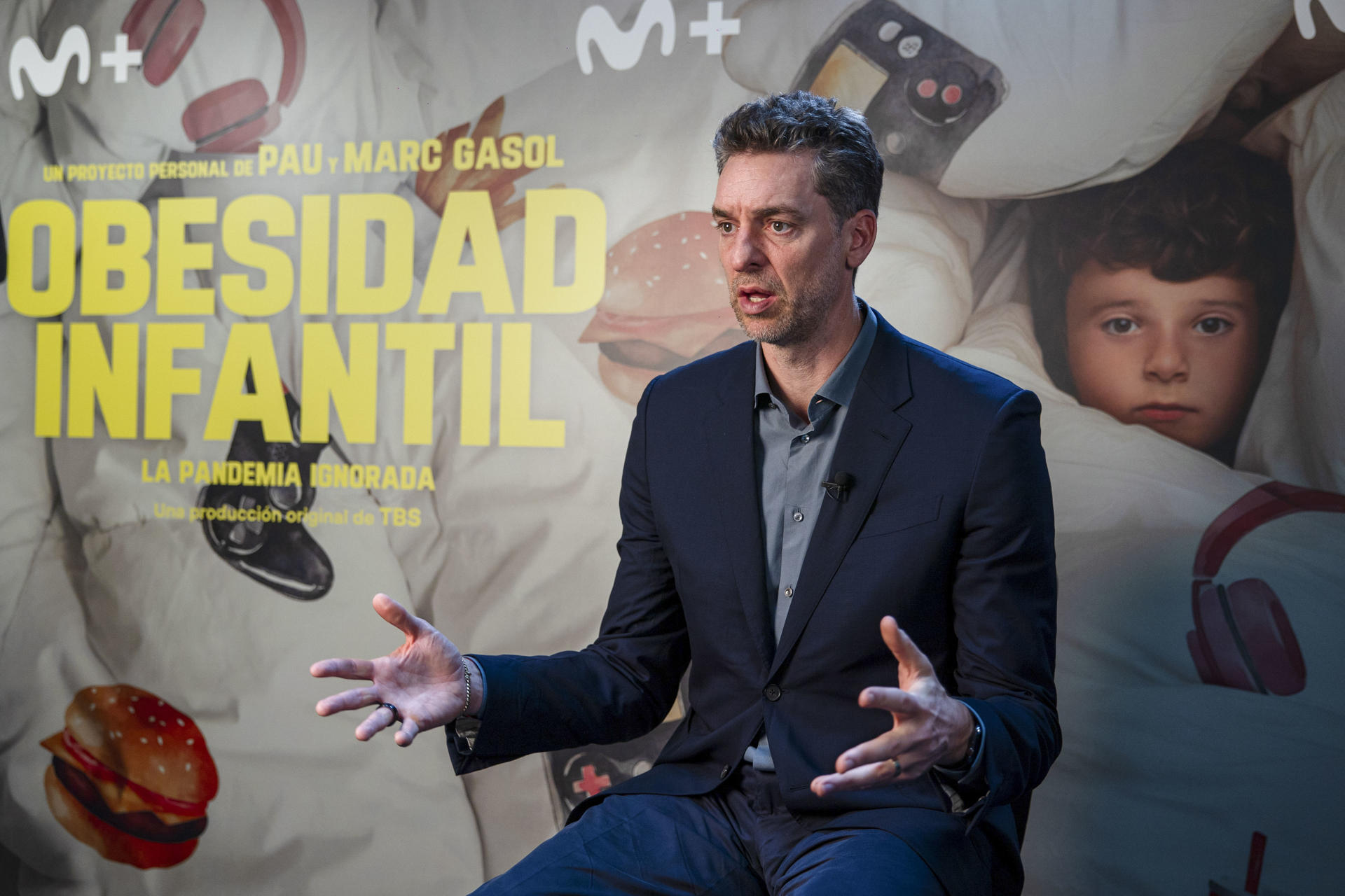 El exjugador de la NBA Pau Gasol, durante una entrevista con EFE horas antes de que Movistar Plus+ estrene el documental 'Obesidad infantil. La pandemia ignorada', producido por TBS, que ahonda en un problema mundial y silenciado y que requiere de actuaciones urgentes. EFE/Daniel González