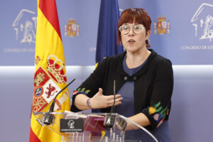 MADRID, 20/05/2025.- La portavoz adjunta de Sumar, Águeda Micó, durante la rueda de prensa que ha ofrecido este martes en el Congreso, donde se celebra reunión de la mesa y de la Junta de Portavoces. EFE/ Chema Moya