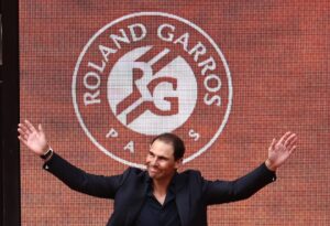 Rafael Nadal homenajeado el pasado 25 en Roland Garros. EFE/EPA/CHRISTOPHE PETIT TESSON