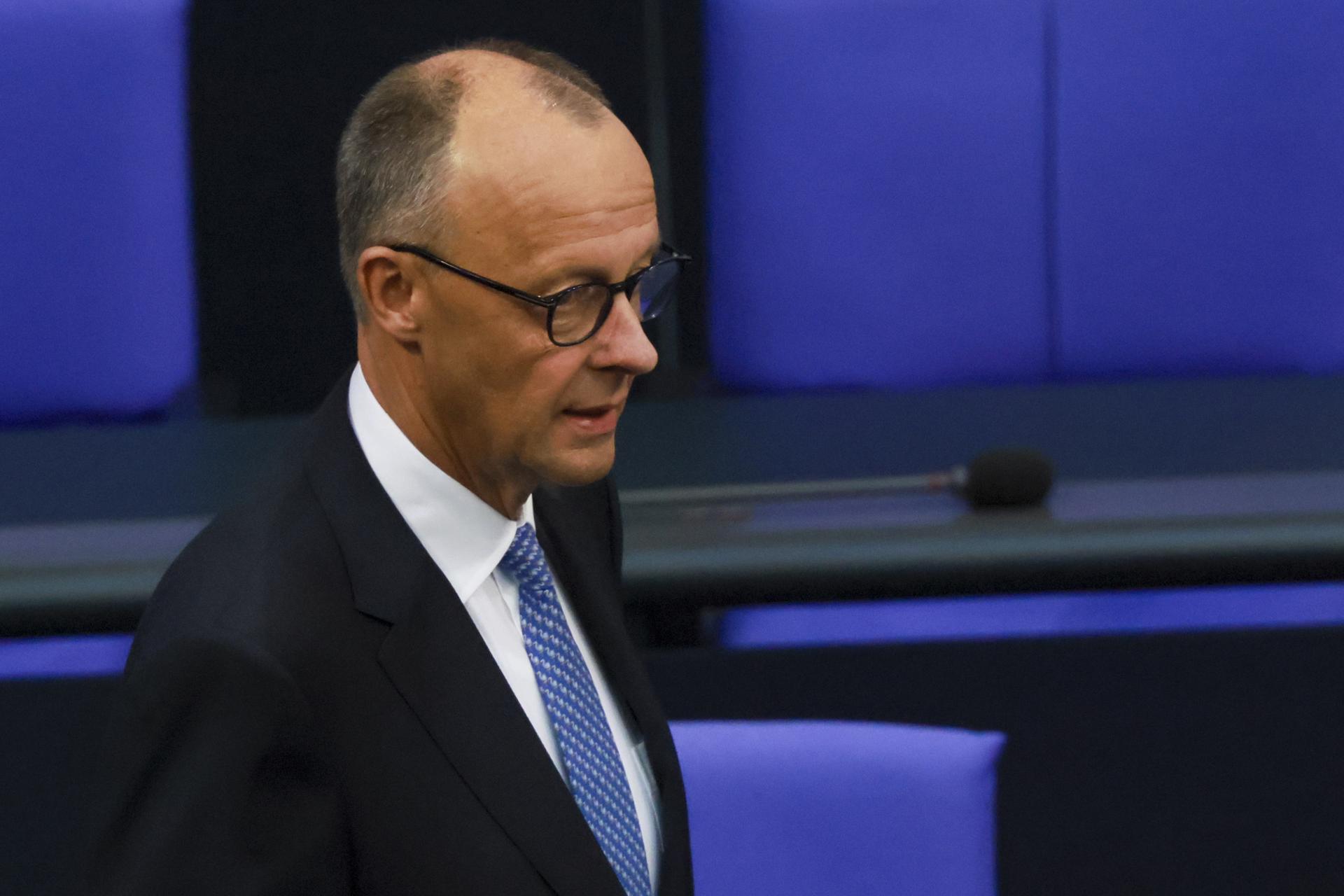 El conservador Friedrich Merz en la Cámara Baja del Parlamento alemán. EFE/EPA/HANNIBAL HANSCHKE