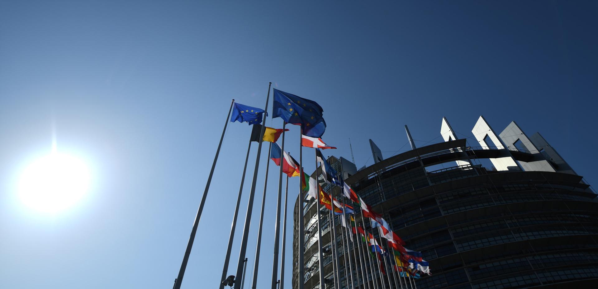 Vista exterior del Parlamento Europeo, en una fotografía de archivo. FE/ Patrick Seeger