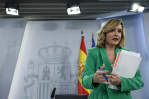 La ministra de Educación y portavoz del Gobierno, Pilar Alegría durante la rueda de prensa tras el Consejo de Ministros celebrado este martes en el palacio de La Moncloa, Madrid. EFE/ Mariscal