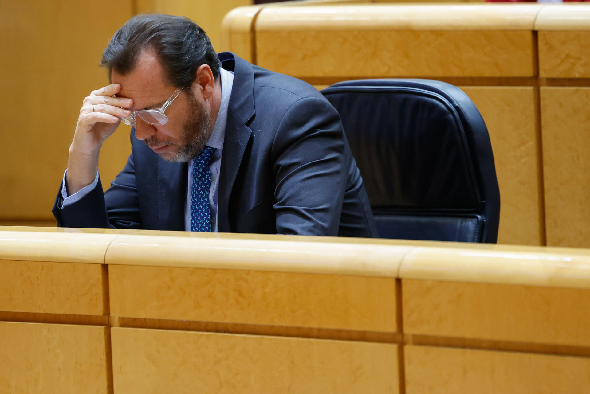 Imagen de archivo del ministro de Transportes y Movilidad Sostenible, Óscar Puente, durante la sesión de control al Gobierno celebrada por el Senado. EFE/Mariscal