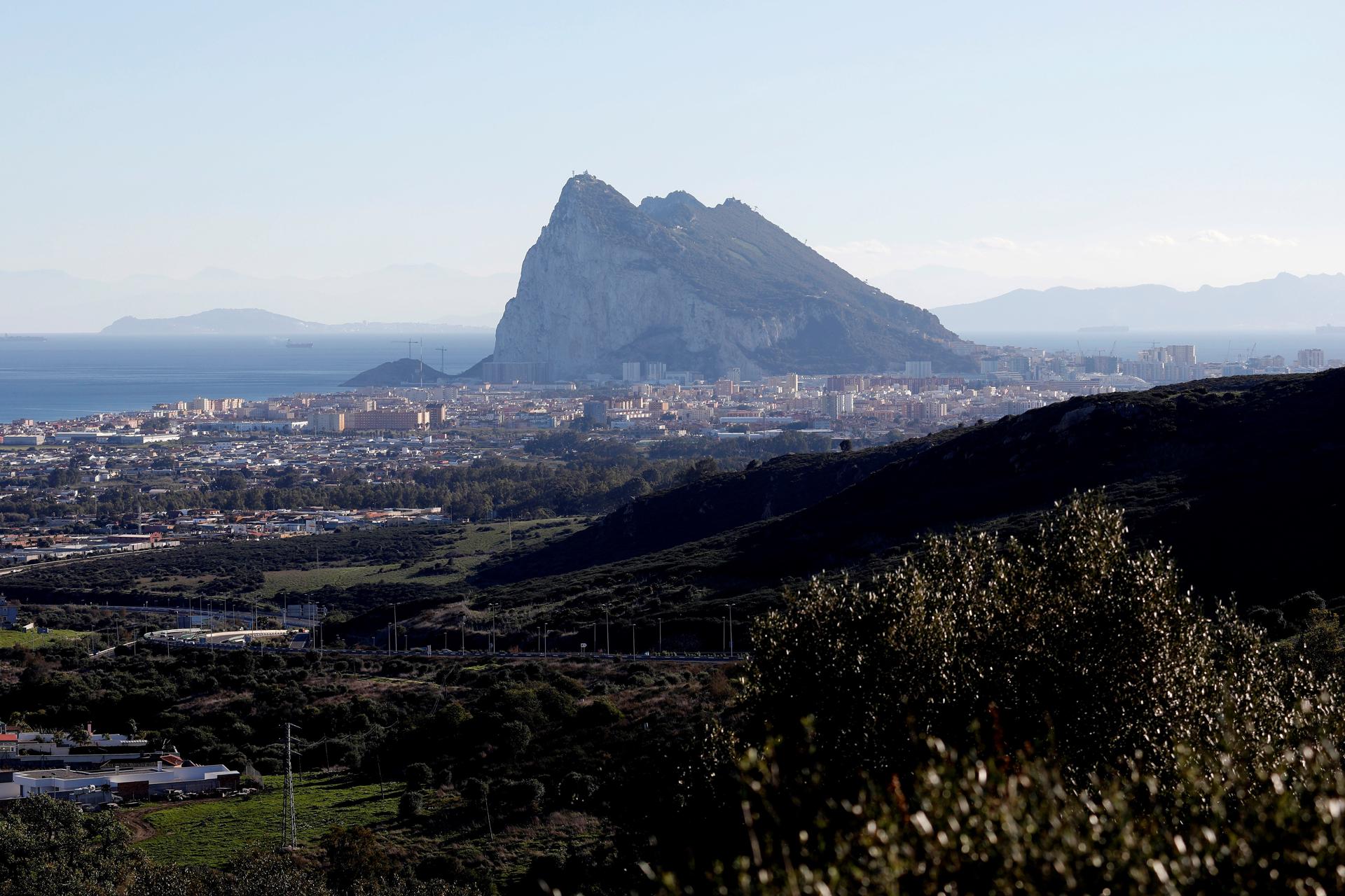 Imagen de archivo de una vista del peñón de Gibraltar. EFE/A.Carrasco Ragel.