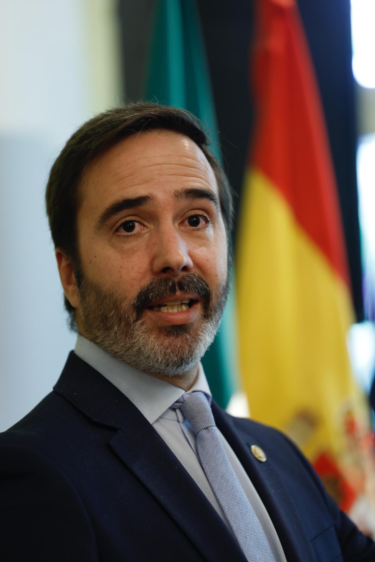 El consejero vasco de Turismo, Comercio y Consumo, Javier Hurtado, habla en una rueda de prensaen Ciudad de México (México). EFE/ Sáshenka Gutiérrez
