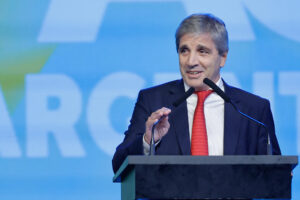 Foto de archivo del ministro de Economía de Argentina, Luis Caputo. EFE/ Juan Ignacio Roncoroni