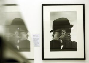 Instantánea titulada 'Malcom X' (1961) del fotógrafo Eve Arnold, durante la exposición del fotógrafo de Magnum en el Ludwig Galerie Art Museum en Oberhausen (Alemania), en 2014. EFE/Roland Weihrauch/Archivo.