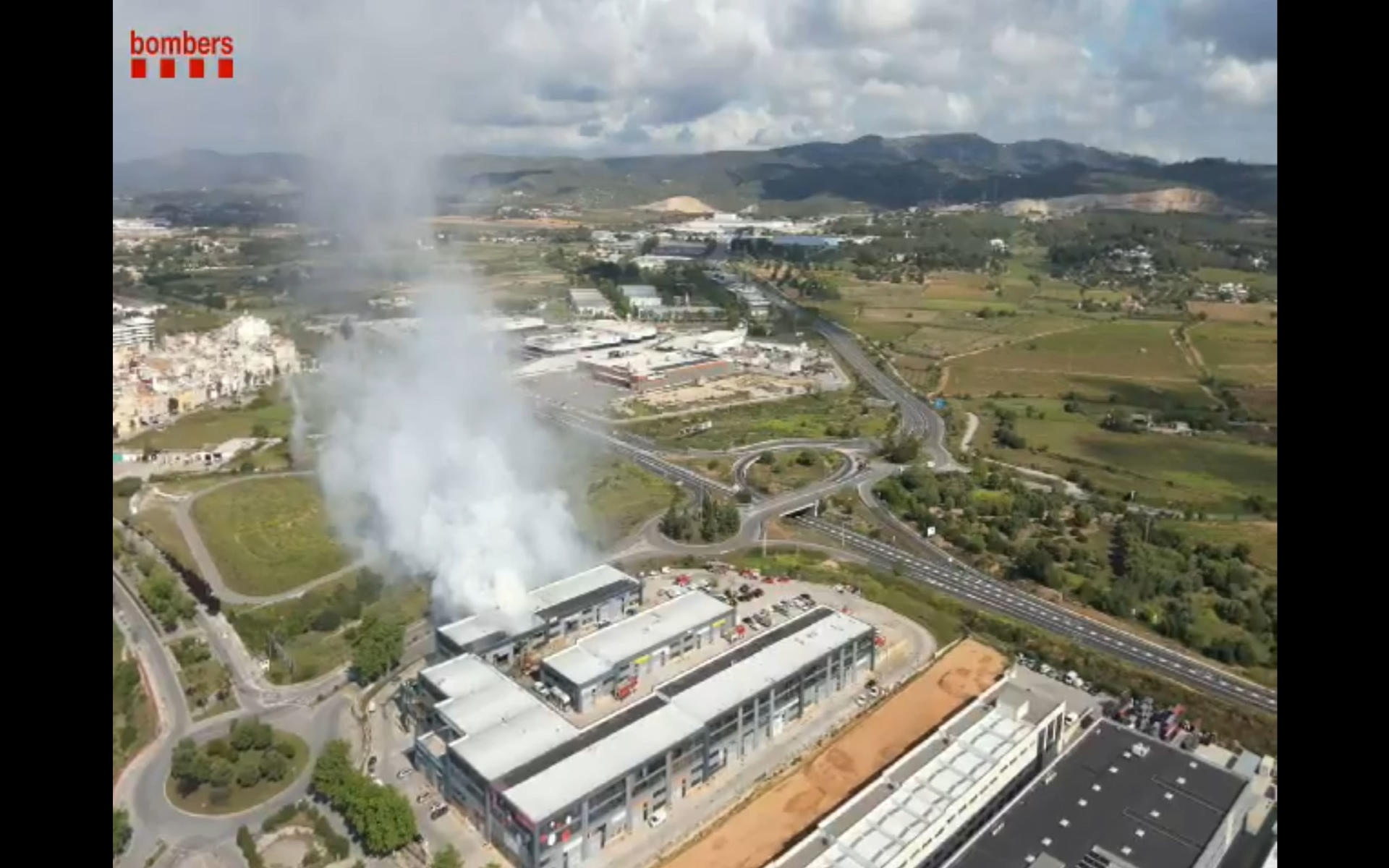 Vista aérea del incendio. EFE/Bomberos Generalitat -SOLO USO EDITORIAL/SOLO DISPONIBLE PARA ILUSTRAR LA NOTICIA QUE ACOMPAÑA (CRÉDITO OBLIGATORIO)-
