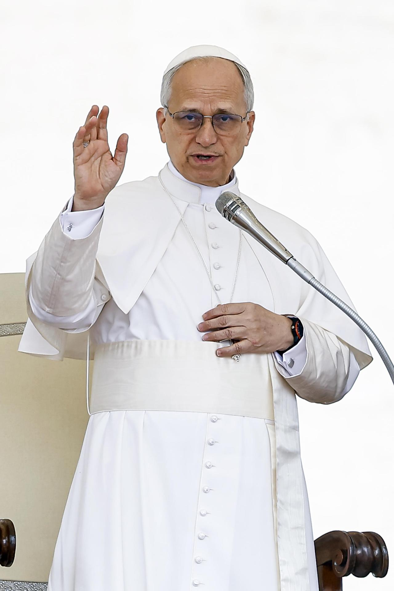 El papa León XIV durante la audiencia general semanal en la Plaza de San Pedro, Ciudad del Vaticano, 21 de mayo de 2025. (Papa) 
EFE/EPA/ANGELO CARCONI