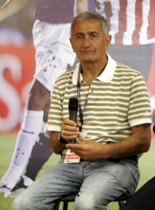 Fotografía de archivo fechada el 26 de noviembre de 2009 del exfutbolista Juan Ramón Verón. EFE/Andrés Cristaldo /ARCHIVO