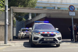 Imagen de archivo ( 26/06/2024) de un coche de los Mossos d'Esquadra.
 EFE/