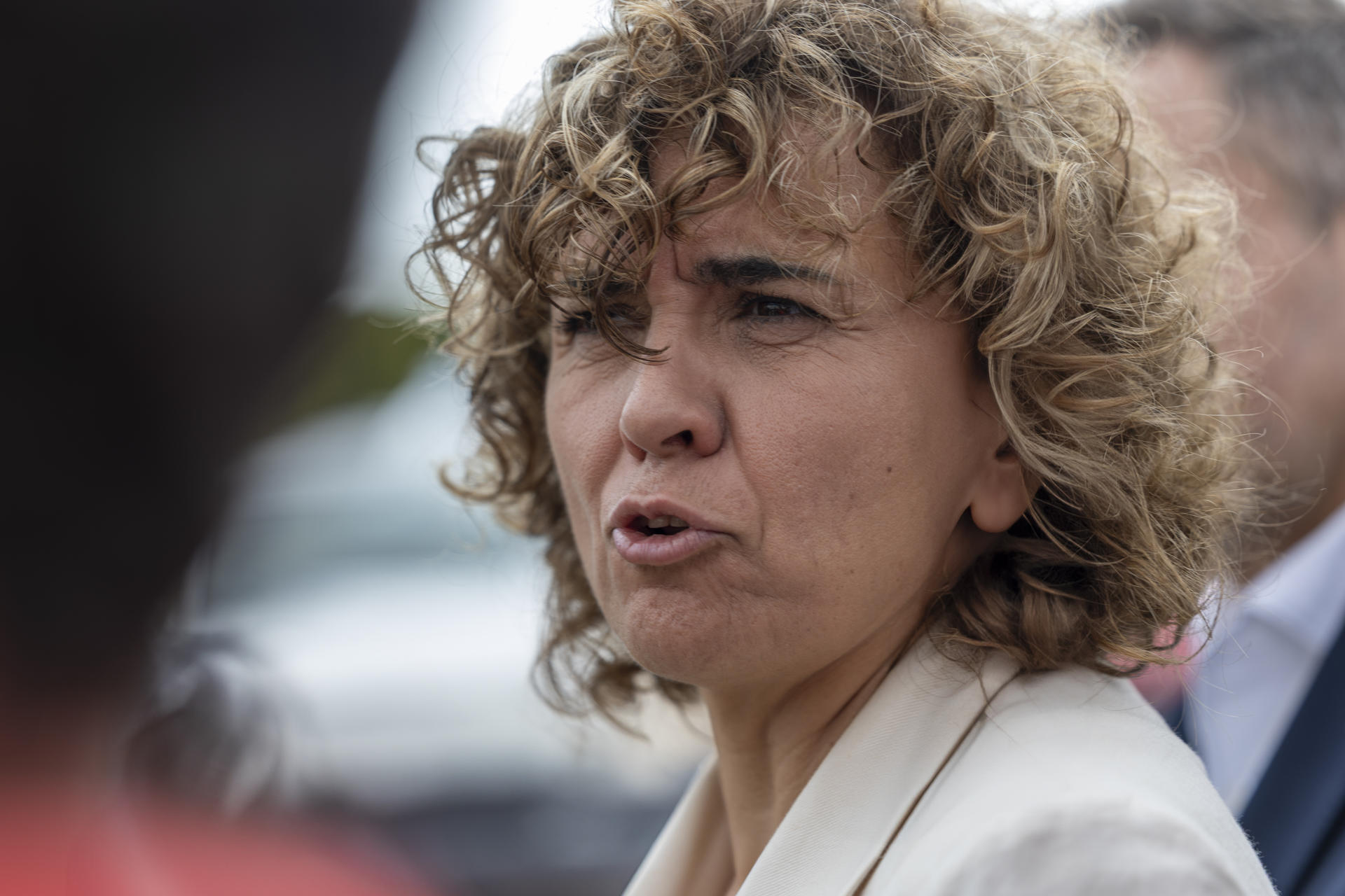 La secretaria general del Partido Popular Europeo (PPE), Dolors Montserrat, durante la visita que ha realizado este sábado a Melilla. Montserrat, ha advertido del efecto llamada que podría provocar una regularización masiva de migrantes que se encuentran en España sin papeles si se realiza por una simple cuestión ideológica y sin más criterio que el sectarismo.EFE/ Jose Manuel Giner Gutierrez