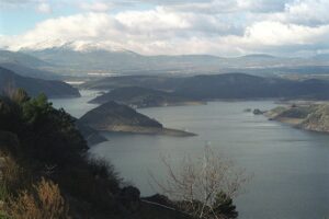 Imagen de archivo del embalse de El Atazar. EFE/Velasco
