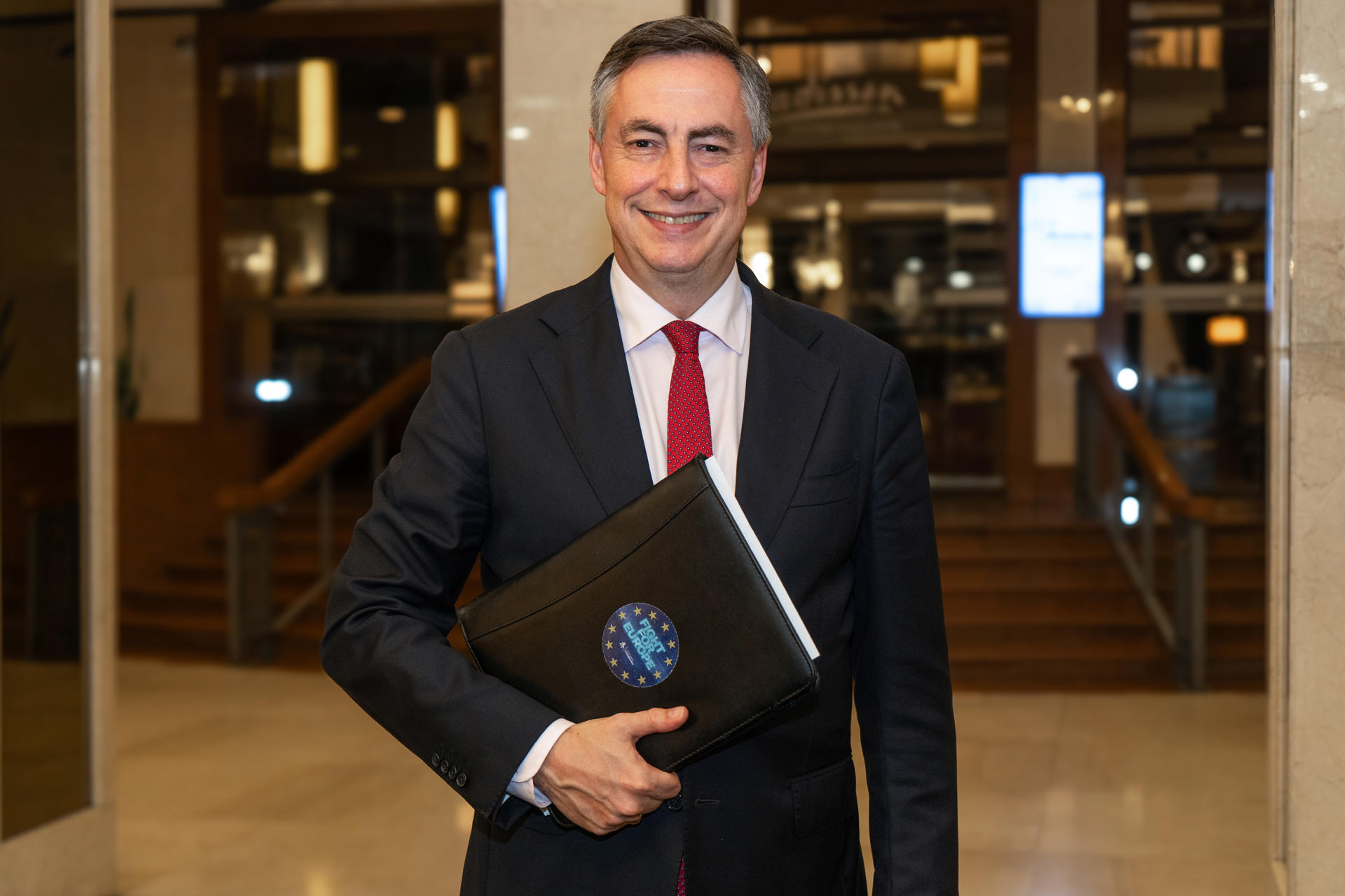 Fotografía del presidente de la Comisión de Asuntos Exteriores del Parlamento Europeo (AFET), David McAllister, durante una entrevista con EFE en Montevideo (Uruguay). EFE/ Sebastián Astorga