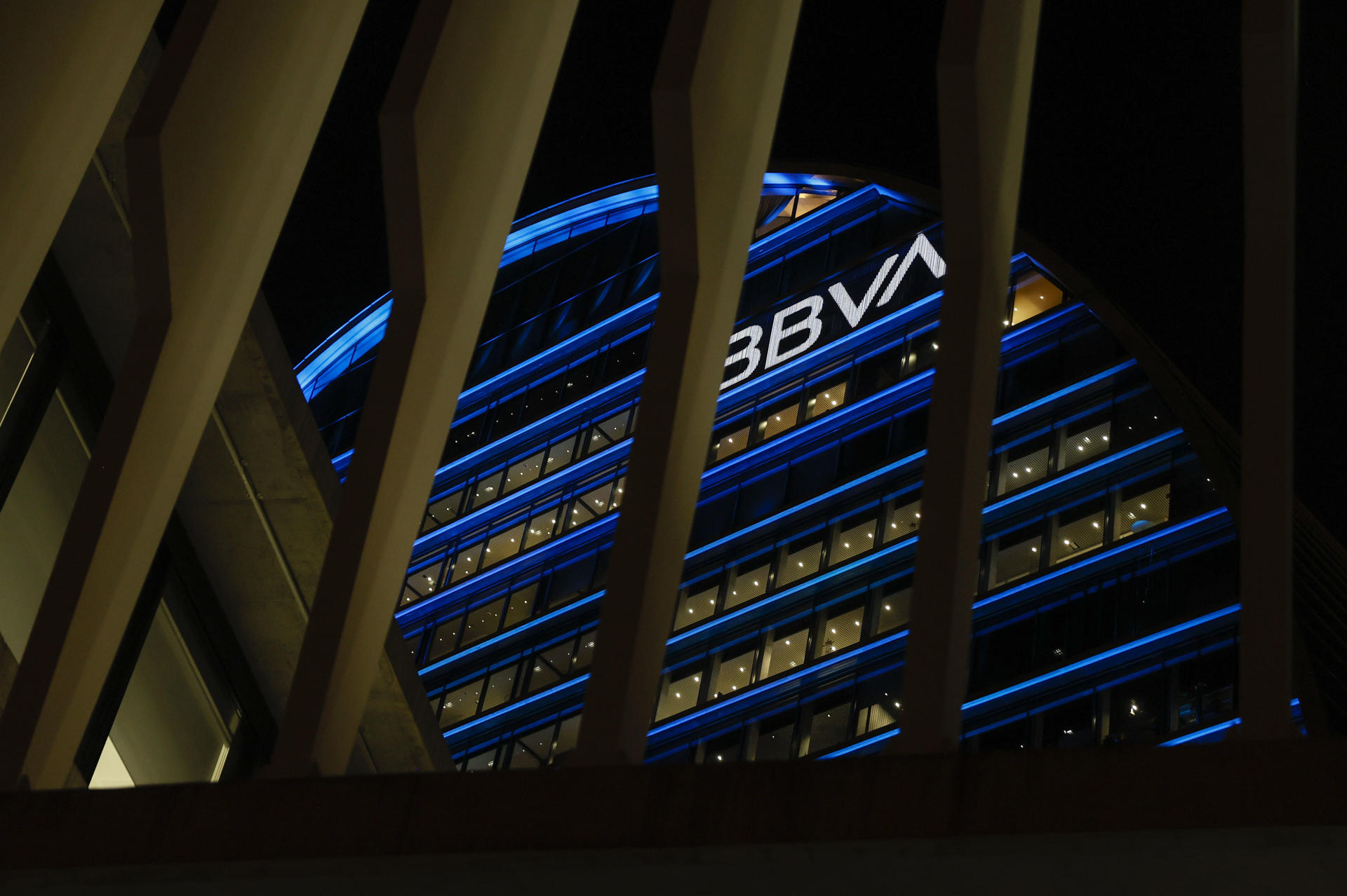 Imagen de archivo del edificio principal, conocido como La Vela, en la Ciudad BBVA situada en el madrileño barrio de Las Tablas. EFE/Mariscal